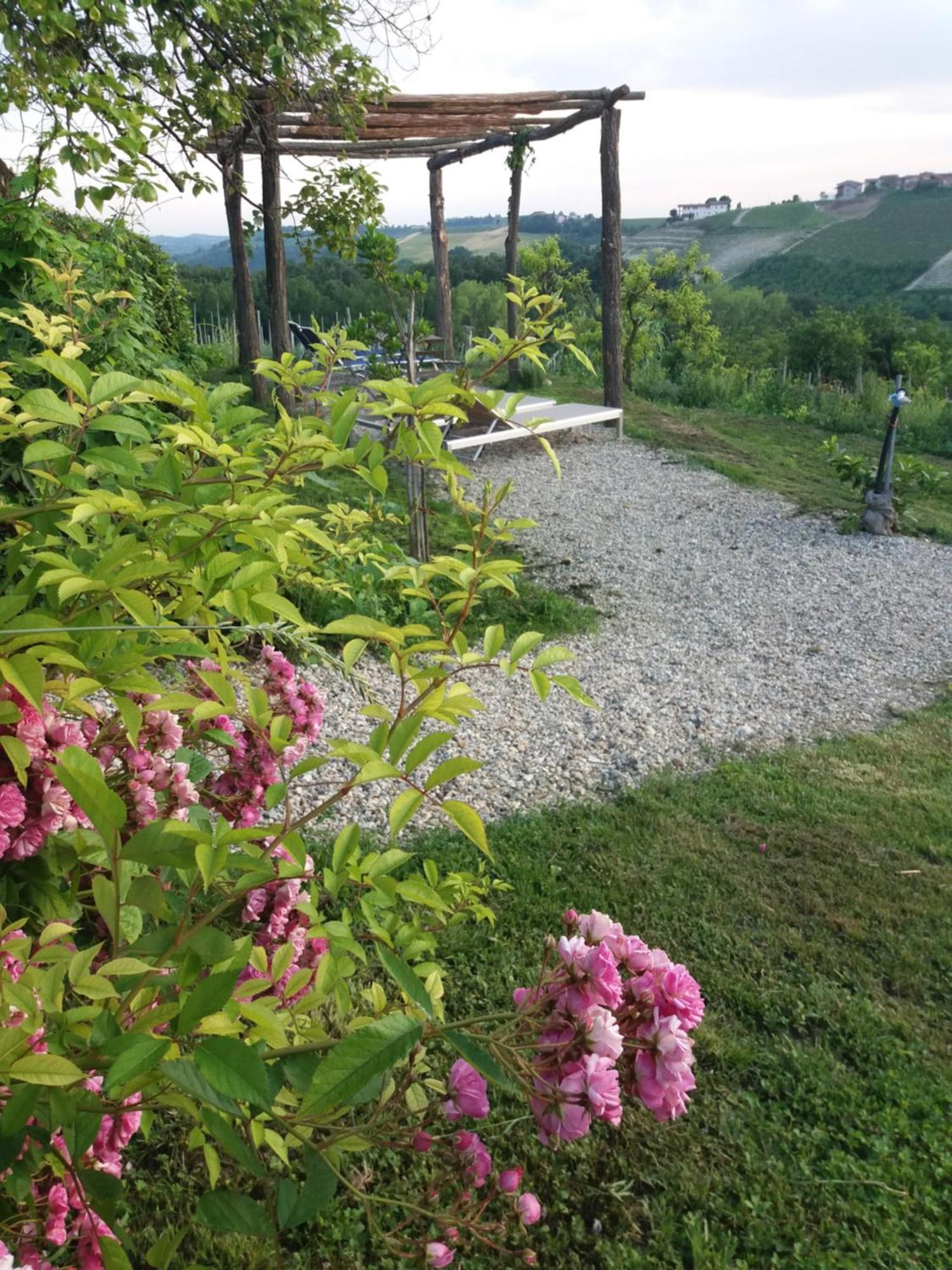 B&B Sant'Anna 21 Monforte D'Alba Exterior photo
